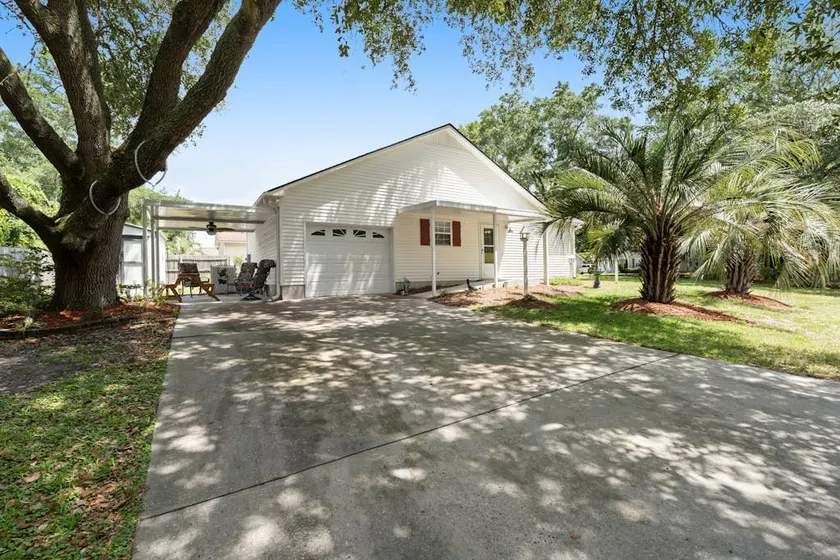 SuperFrink 3BR Dog Friendly 5 min drive to beach - Image 1