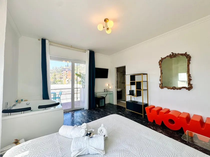 New Seaside Gold Suite Jacuzzi - Image 1
