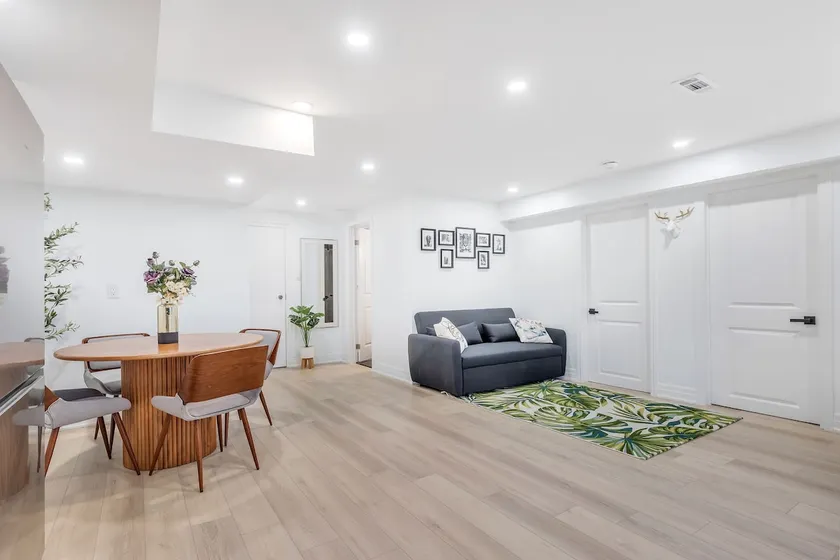 Safari Escape: Modern Apt 2B/1B, Kitchen, Parking! - Image 1