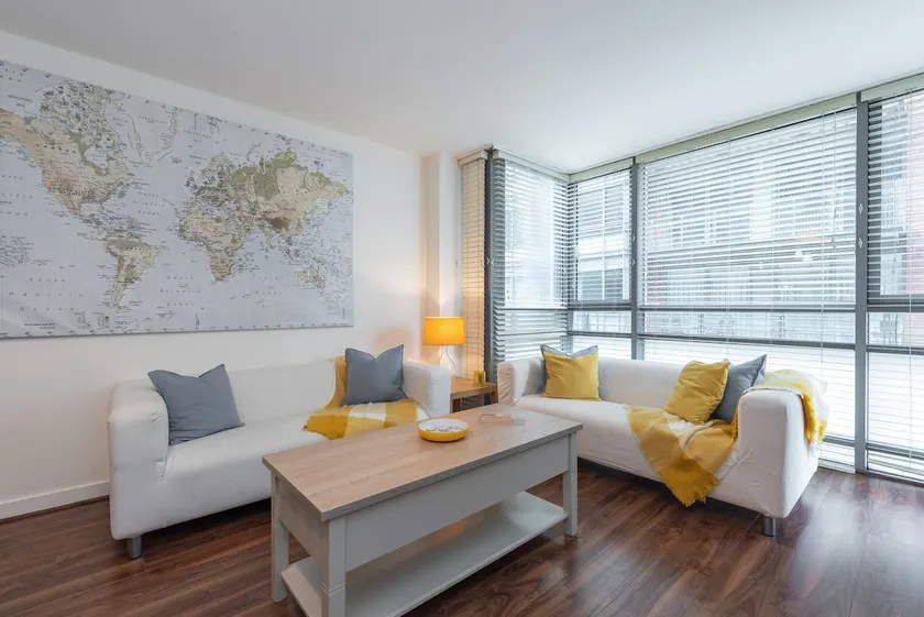 CENTRAL DUBLIN SMITHFIELD MARKET BEAUTIFUL APT 6. - Image 1