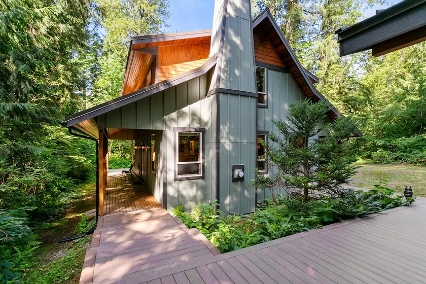 Sasquatch Mountain Hideaway, 3 Bed, 3 Bad W / Sauna, Boblebad, Firepit & WiFi - Image 1