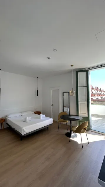 Hotelito Badalona Gran Villa 8 - Image 1