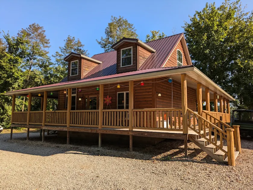 Private Lake Waterfront Owner's Cabin I Campground - Image 1