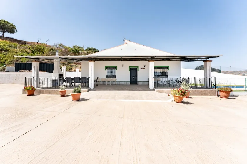 Cortijo Ariza Sea Views - Image 1