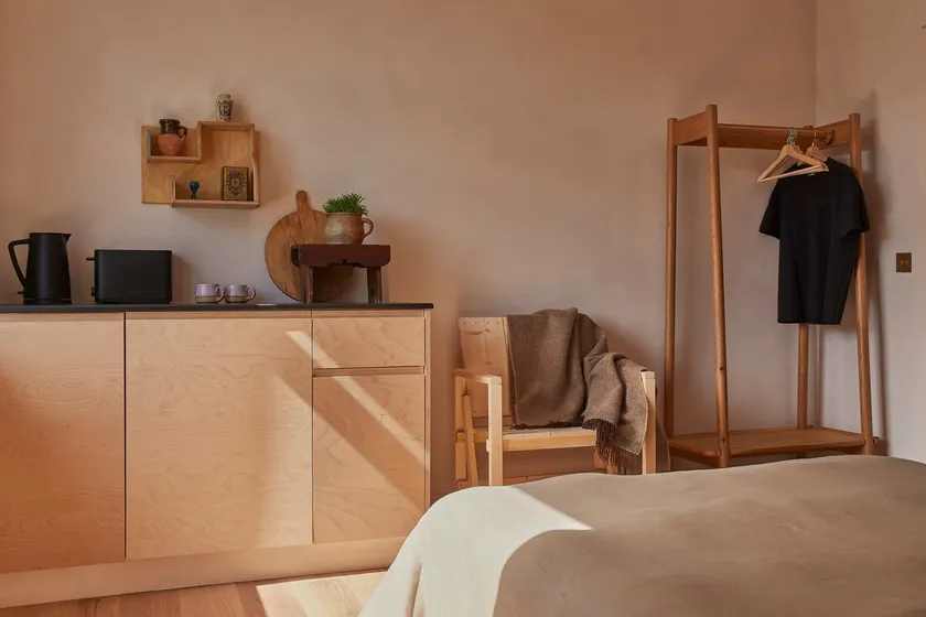 Yarn - Romy Deluxe Apartment - Image 1