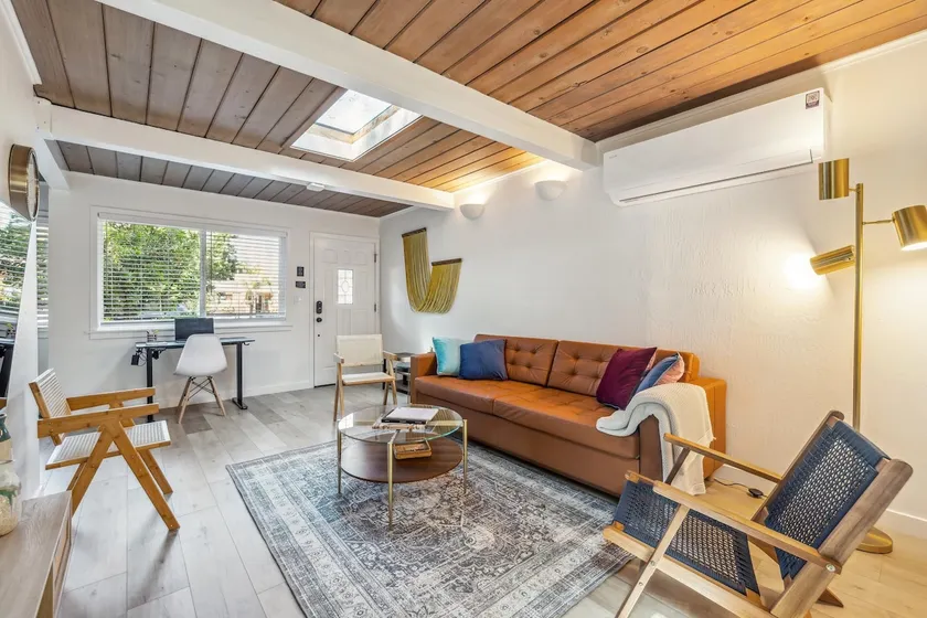 Designer Home Near Stanford|AC|Gym|Office|Parking - Image 1