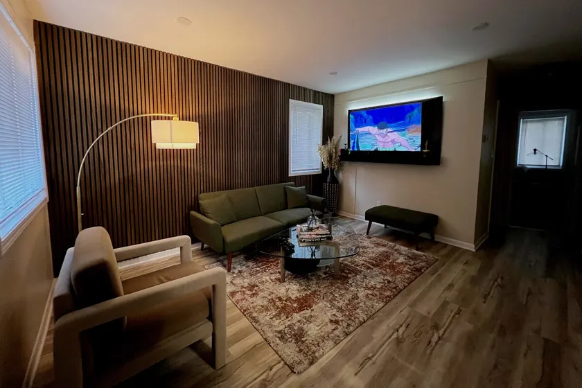 Luxurious rustic home - Image 1