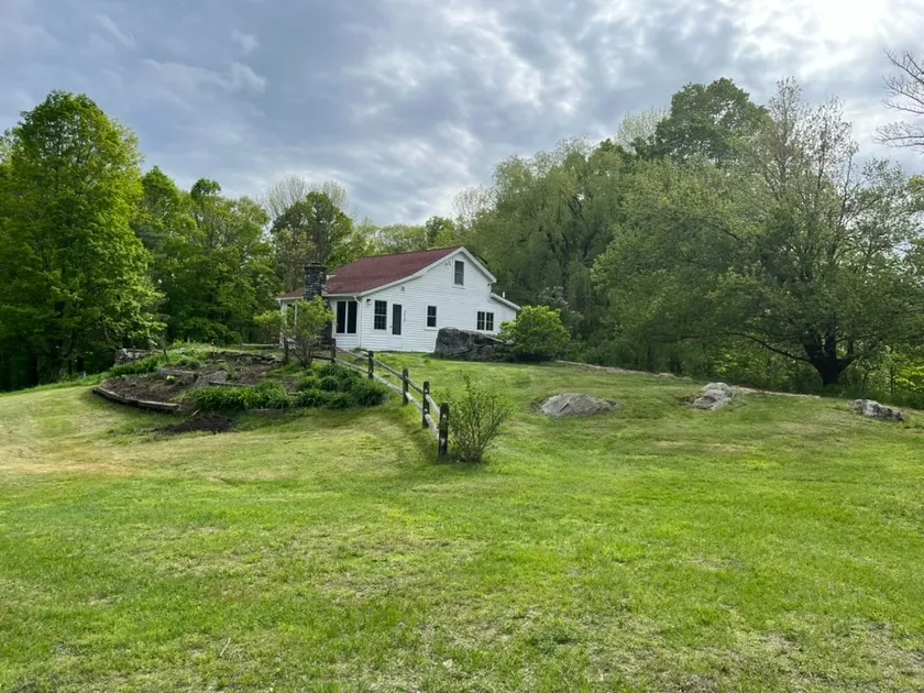 Whale Stone Cottage - Image 1