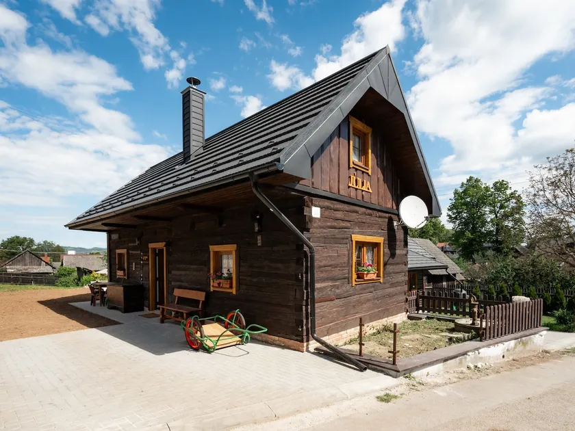 Drevenička Júlia - Image 1