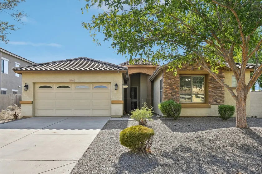 Gilbert Getaway - Image 1