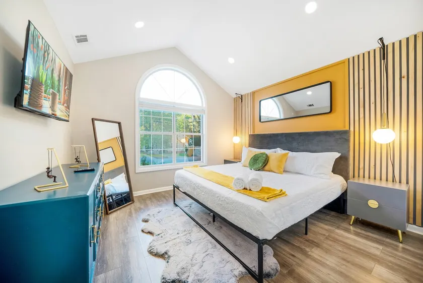 Colorful and Unique apartment! - Image 1
