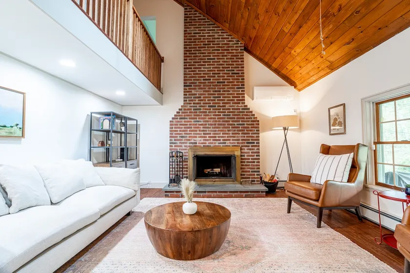Pet-Friendly 4BR Retreat | Hot Tub, Fire Pit, BBQ - Image 1