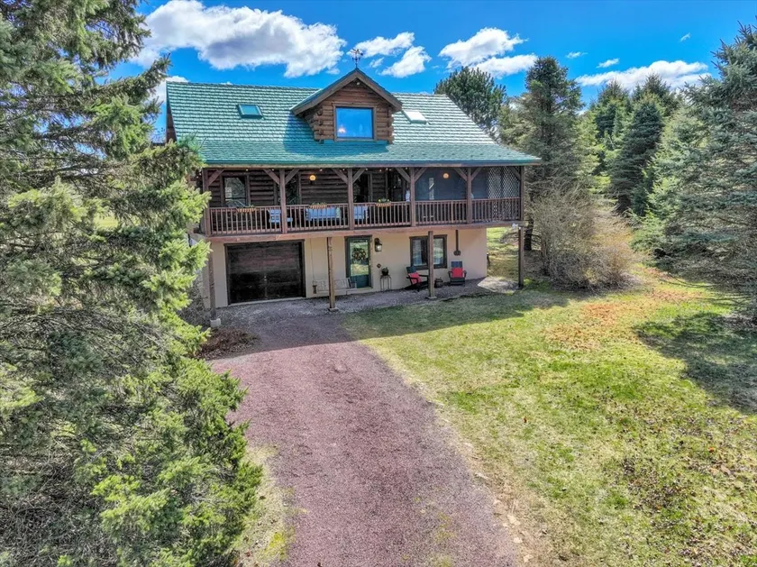 Walk from your Cabin to the Lake in Jim Thorpe - Image 1