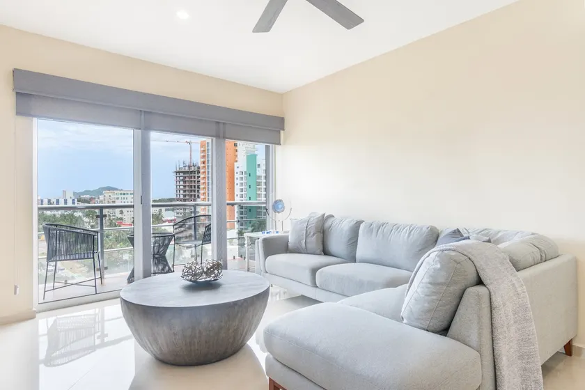 Luxury in the Heights: Apartment in a Quiet Area - Image 1