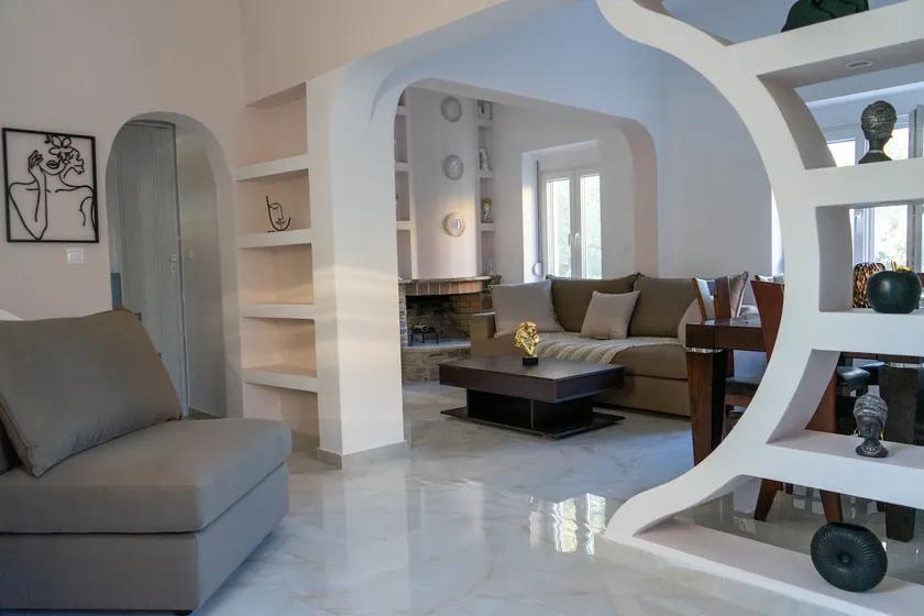 Grand Horizon Villa - Image 1