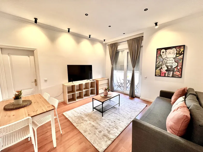 George's Apartment - Image 1