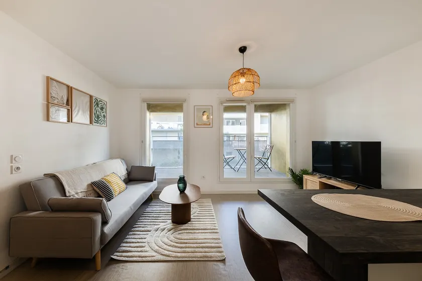 Luxury apartment at the Gates of Paris - Image 1