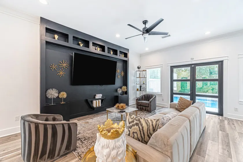 The Landon 3Bed 2.5Bath w/Heated Pool - Image 1