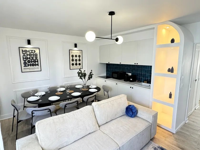 Charming beachfront accommodation - Image 1