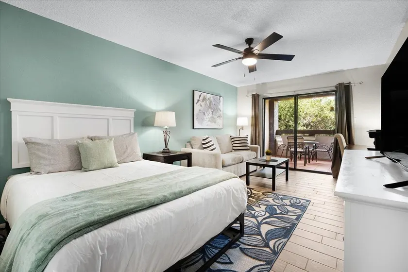 Sage Studio w/Balcony & Exclusive Resort Pool Pass - Image 1