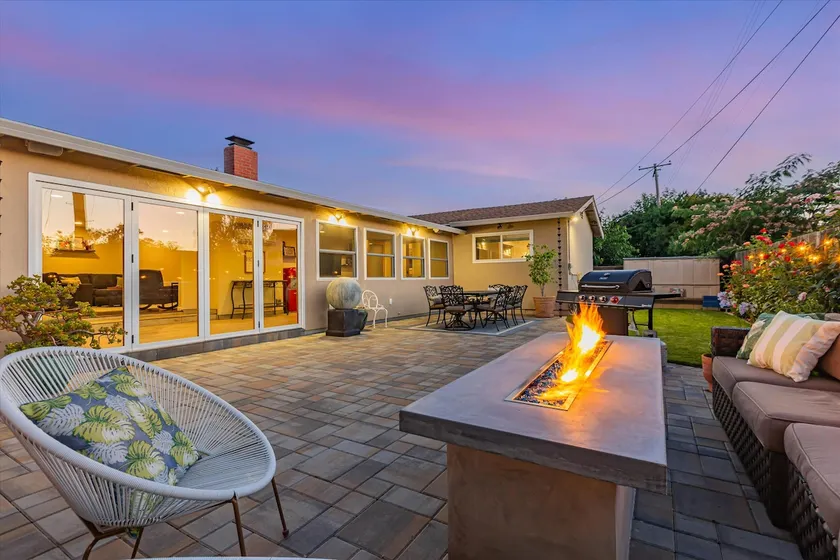 3 bed Home-Large backyard +firepit in Santa Clara! - Image 1