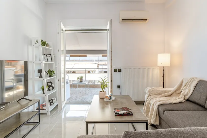 Cozy penthouse in Athens w amazing view - Image 1