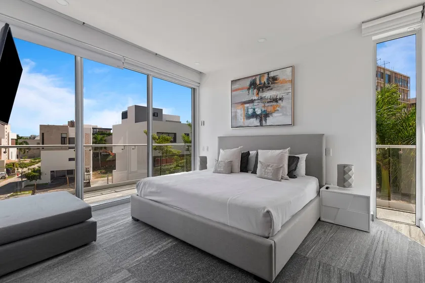 Comfy 3BR, near the beach - Image 1