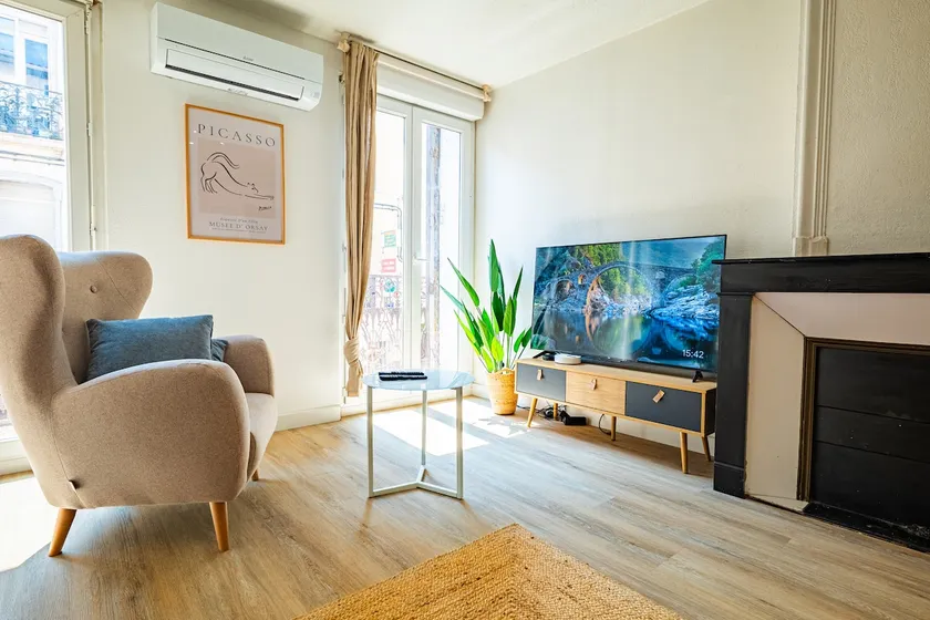 Studio close to the city center - Image 1