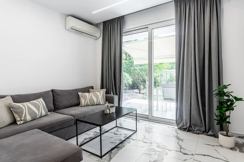Peaceful Apartment in the Heart of Voula - Image 1