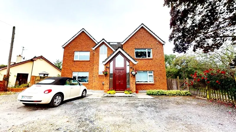 Donabate 5BD Home 10 min to Airport - Image 1