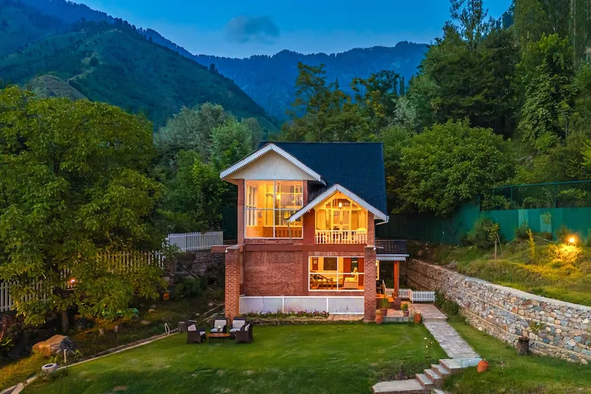 2BR | Mtn View Cozy | StayVista | Aaram Gah @Shringar - Image 1