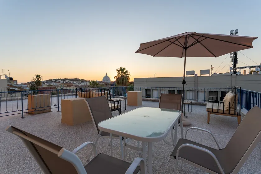 Central Mytilene City-View Apartment for 7 - Image 1