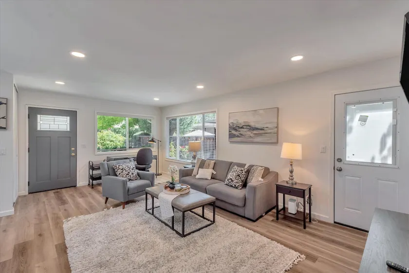 3br/2ba Santa Clara haven! - Image 1