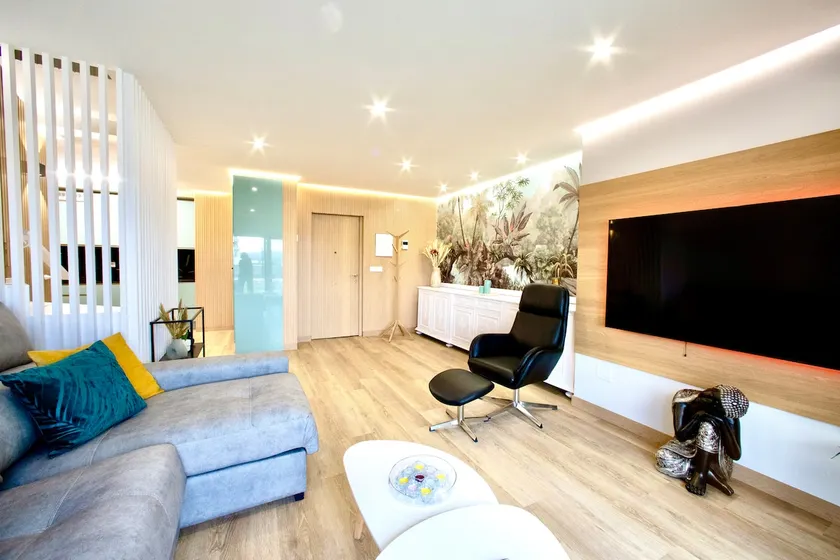 Lucus Skyline & Terrace by Lugo Collection - Image 1