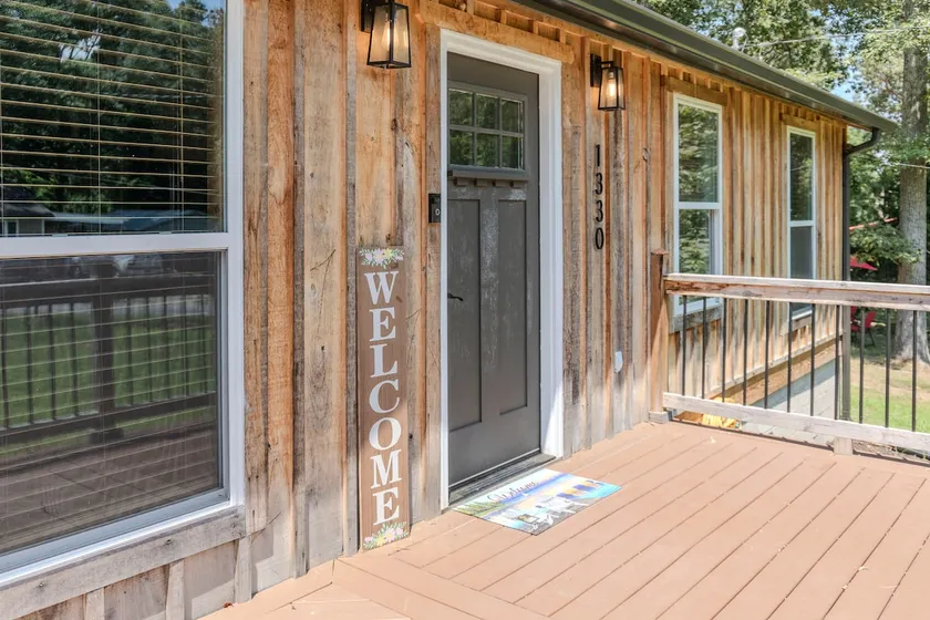 Lakeside Retreat - Image 1