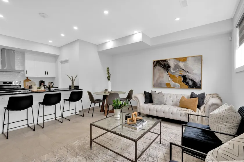 Luxury Unit Windsor (4-plex) - Image 1