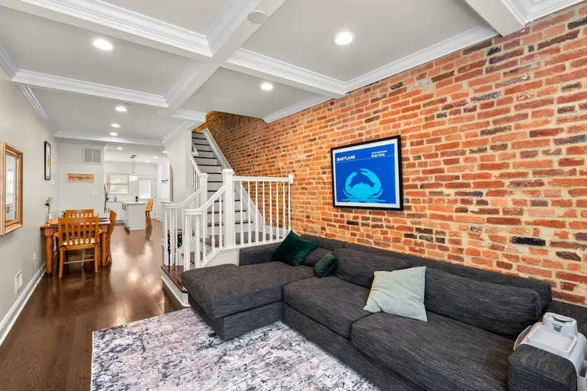 Fed Hill Luxe | Rooftop, Parking, Groups, 1GB Wifi - Image 1