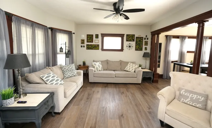 Stylish and Cozy Stay - Image 1