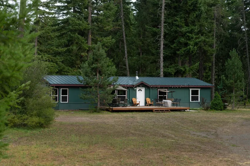 Cabin for 10 w/ Fireplaces, BBQ, Patio & Games! - Image 1