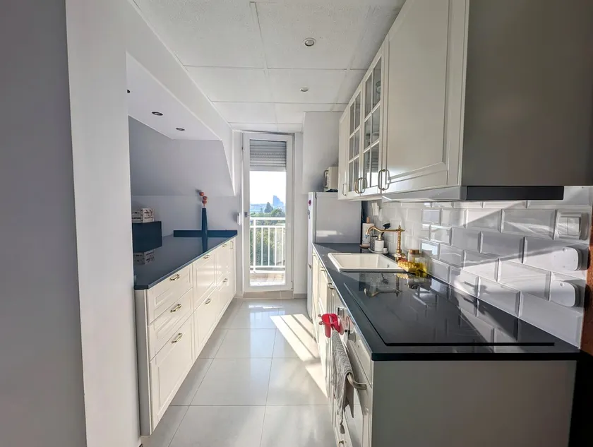 Cozy attic with city view - Image 1