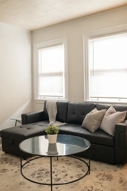 Cozy 1-Bedroom Retreat - Image 1