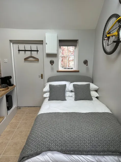 The Old Bike Shed - Image 1