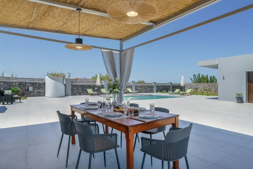 Family Villa Luna with Private Pool, Ping Pong and BBQ 1km from the beach - Image 1