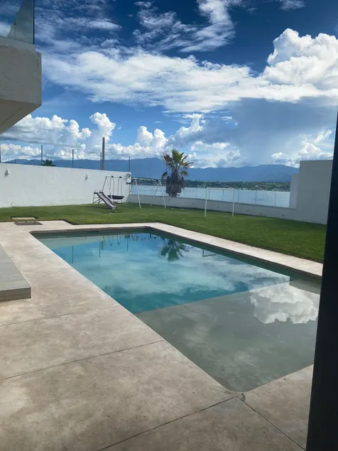 Casa León Teques - Image 1