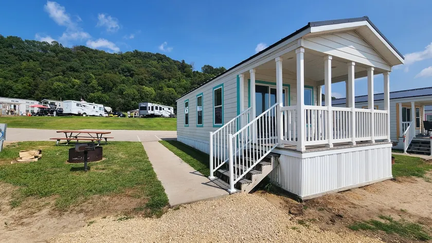 Beach Bum Cabin 124 - Image 1