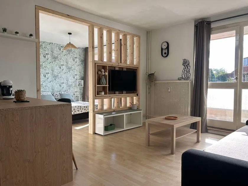 Lure Apartment - Image 1