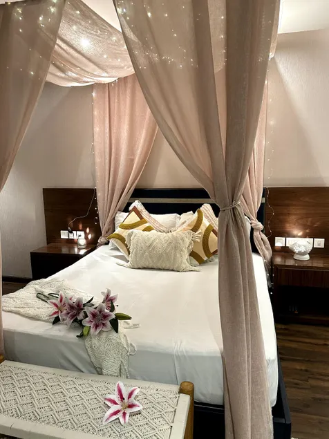The Cute Canopy experience| Netflix| Balcony - Image 1