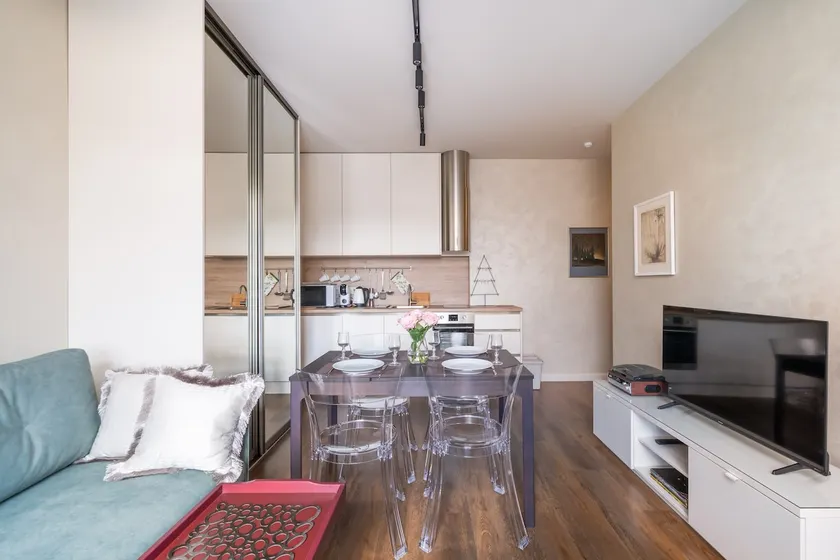 Top location 1-bedroom apartment - Image 1