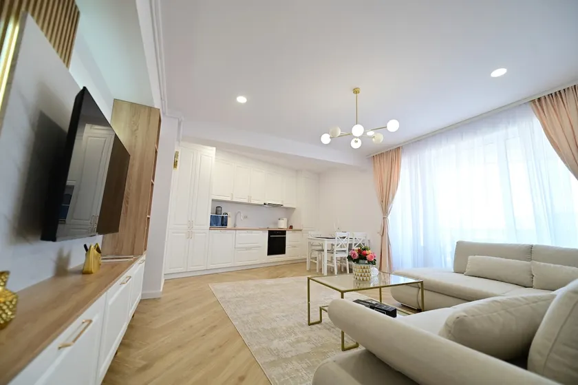 FLH - SIBIU - The Evolution LUXURY Apt - 2 Bedrooms, 1 Livingroom, 2BA with 3 ACs Units and Panoramic view - Sleeps 6 - Shopping City Mall - Image 1