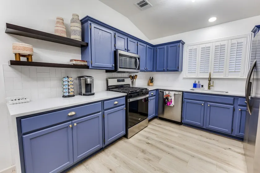 Gracie's Getaway-Newly Renovated! - Image 1